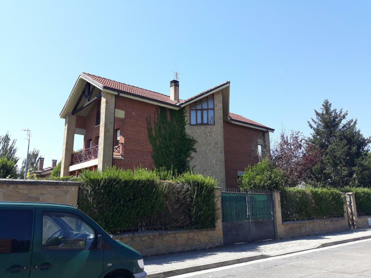 Preciosa Casa Independiente Con Piscina Cubierta Y Gran Jardin Privados Haro Extérieur photo